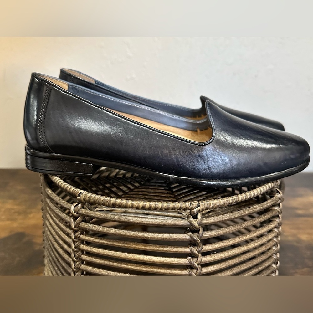 Trotters Liz Lux Navy Leather Flat Loafer Size 6 - Picture 3 of 7